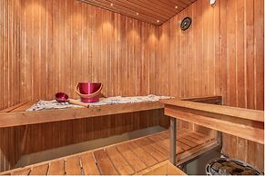 Santa's Hotel Santa Claus