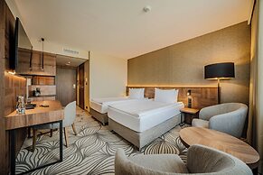 Airport Hotel Okecie