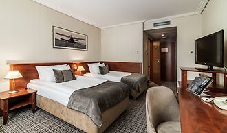 Airport Hotel Okecie