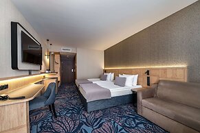 Airport Hotel Okecie