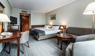 Airport Hotel Okecie