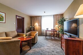 Airport Hotel Okecie