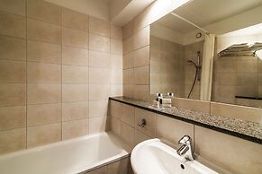 Airport Hotel Okecie