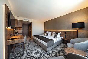 Airport Hotel Okecie