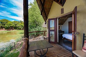 Tau Game Lodge