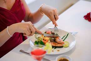 Century Riverside Hotel Hue