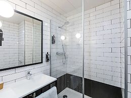 Ibis Guimaraes