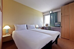 Ibis Guimaraes