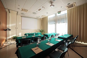 Phi Hotel Emilia