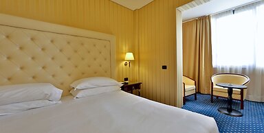 Best Western Hotel Cavalieri Della Corona