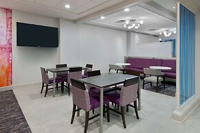 Hampton Inn & Suites Buffalo Downtown