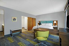 Hampton Inn & Suites Augusta West