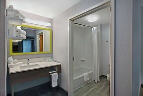 Hampton Inn & Suites Augusta West