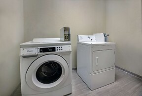 Hampton Inn & Suites Augusta West