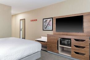 Hampton Inn & Suites Sacramento-Cal Expo