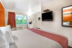 Motel 6 Ilion, NY