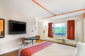 Motel 6 Ilion, NY