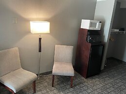 Eastlake Suites Hotel & Conference Center By OYO Urbana