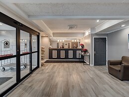 Eastlake Suites Hotel & Conference Center By OYO Urbana