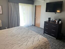 Eastlake Suites Hotel & Conference Center By OYO Urbana