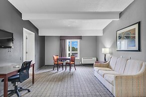 Eastlake Suites Hotel & Conference Center By OYO Urbana