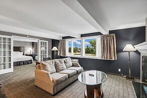 Eastlake Suites Hotel & Conference Center By OYO Urbana
