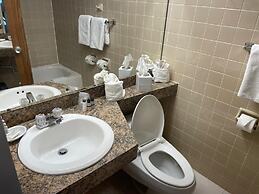 Eastlake Suites Hotel & Conference Center By OYO Urbana