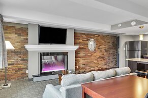Eastlake Suites Hotel & Conference Center By OYO Urbana