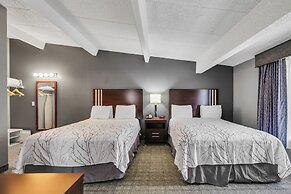 Eastlake Suites Hotel & Conference Center By OYO Urbana