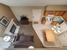 Eastlake Suites Hotel & Conference Center By OYO Urbana
