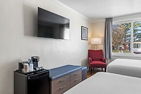 Marina Village Inn