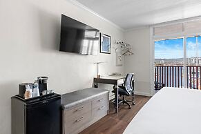 Marina Village Inn