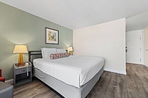 Marina Village Inn