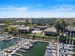 Marina Village Inn