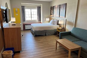 Days Inn by Wyndham near Kansas Speedway