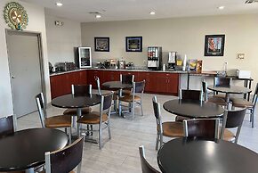 Days Inn by Wyndham near Kansas Speedway