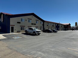 Super 8 by Wyndham Moriarty