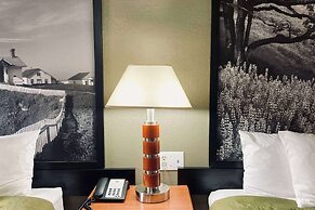 Super 8 by Wyndham Colorado Springs/Afa Area