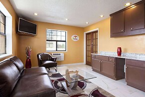 Super 8 by Wyndham Colorado Springs/Afa Area