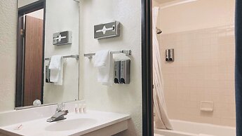 Super 8 by Wyndham Colorado Springs/Afa Area