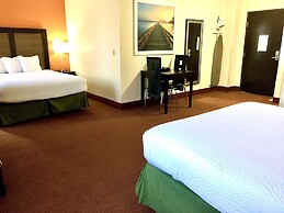 Days Inn & Suites by Wyndham Traverse City