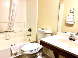 Days Inn & Suites by Wyndham Traverse City