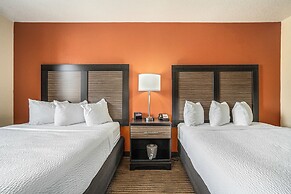 Days Inn & Suites by Wyndham Traverse City