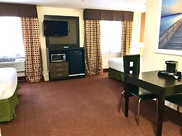 Days Inn & Suites by Wyndham Traverse City