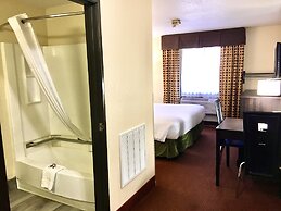 Days Inn & Suites by Wyndham Traverse City