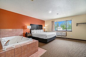 Days Inn & Suites by Wyndham Traverse City