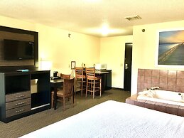 Days Inn & Suites by Wyndham Traverse City