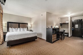 Days Inn & Suites by Wyndham Traverse City