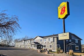 Super 8 by Wyndham Alexandria MN