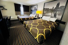 Super 8 by Wyndham Shakopee